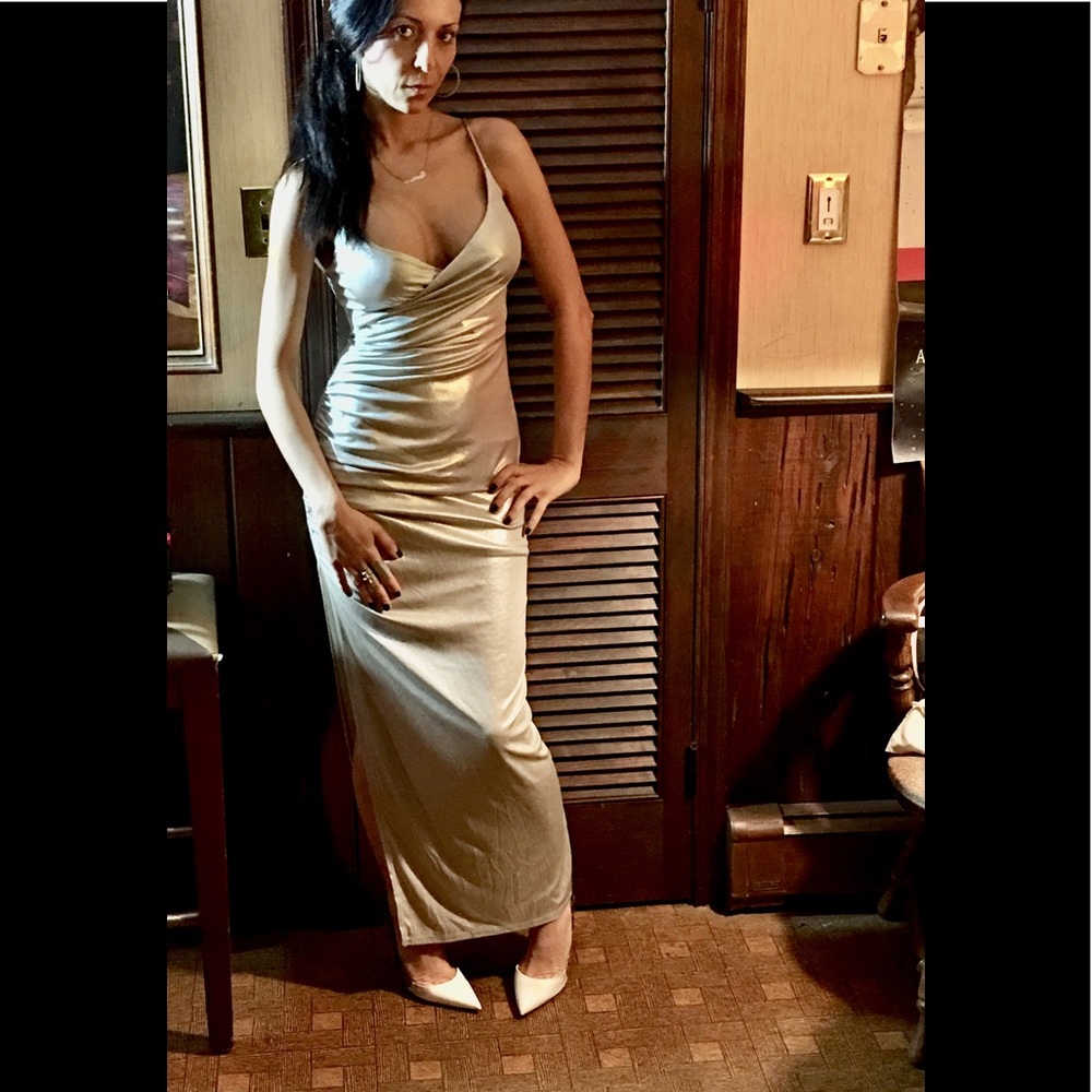 NWOT Blue Blush metallic side slit, ruched maxi - Picture 5 of 8